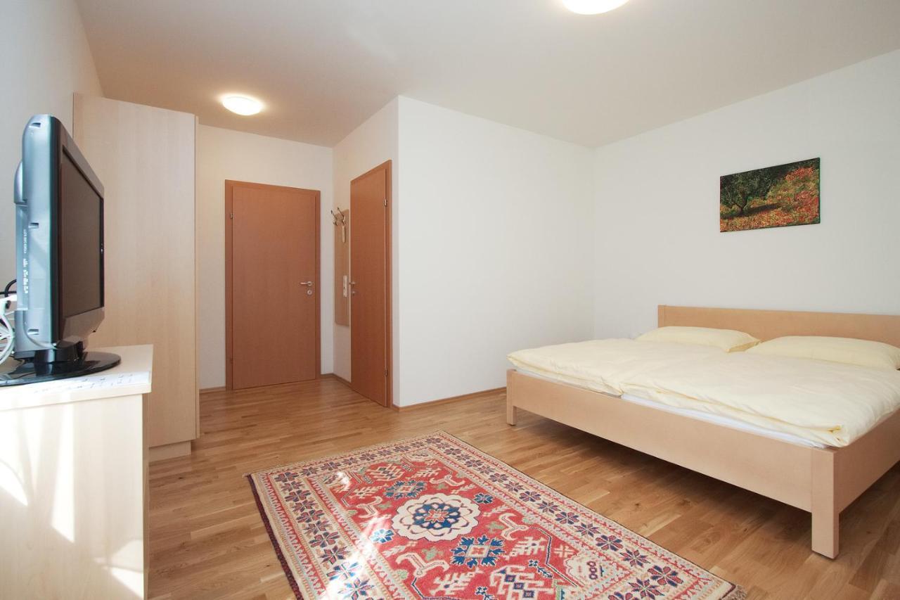 Pension Kirchenblick Tulln An Der Donau Exterior photo